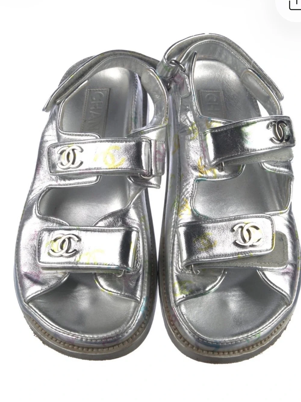 CHANEL preowned size